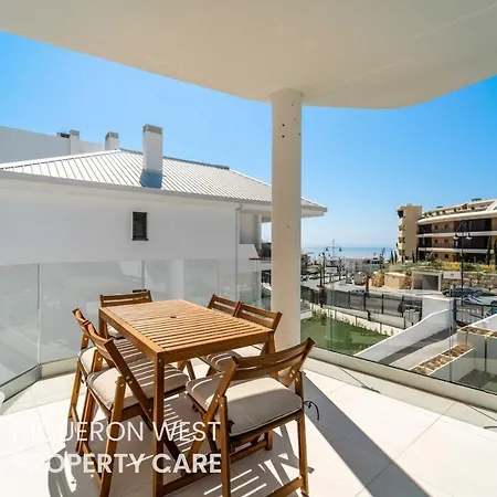 Nordic Delight - 3-bedroom South-facing With Sea Views And Pool, Lomas, Fuengirola