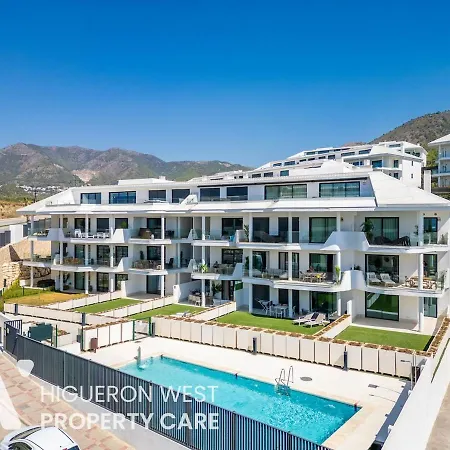 Nordic Delight - 3-bedroom South-facing With Sea Views And Pool, Lomas, Fuengirola