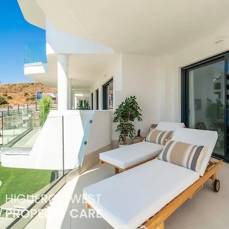 Nordic Delight - 3-bedroom South-facing With Sea Views And Pool, Lomas, Fuengirola